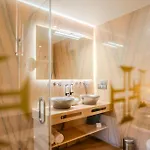 Republica Boutique Hotel 5*
