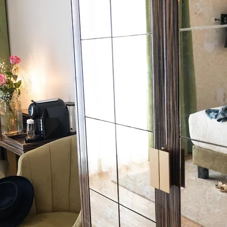 Republica Boutique 5*