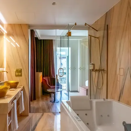 Republica Boutique 5* טומאר