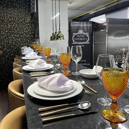 Hotel República