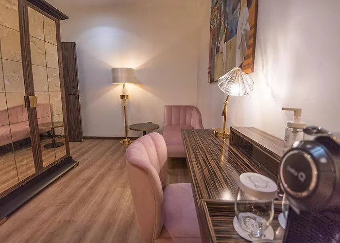 Republica Boutique Hotel 5*