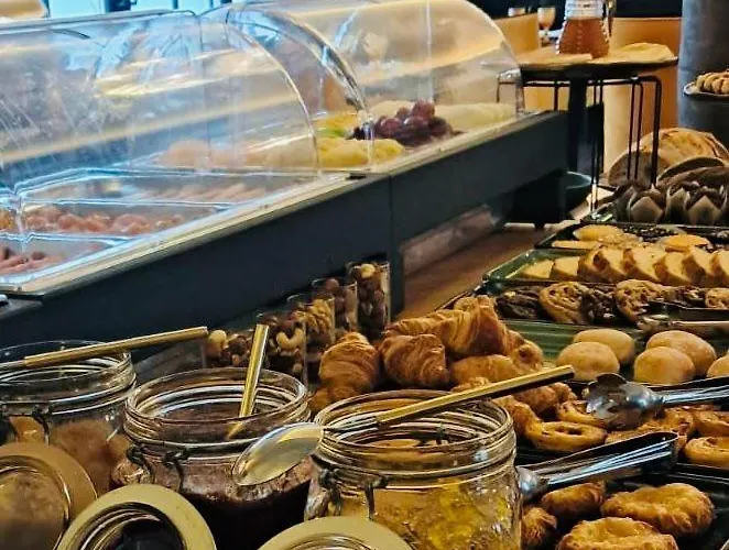 Republica Boutique מלון טומאר