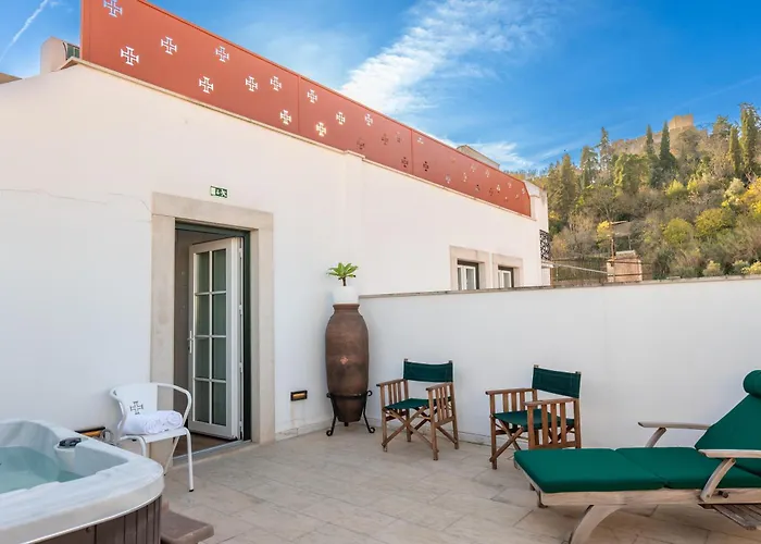 מלון Republica Boutique טומאר