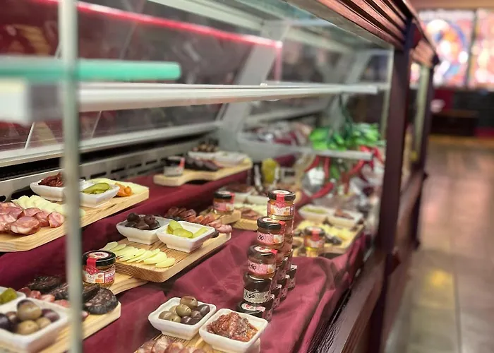 מלון Republica Boutique טומאר