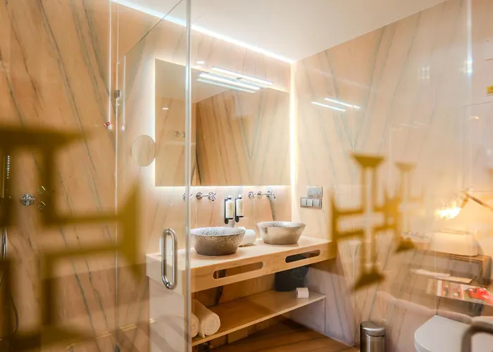 Republica Boutique Hotel 5*